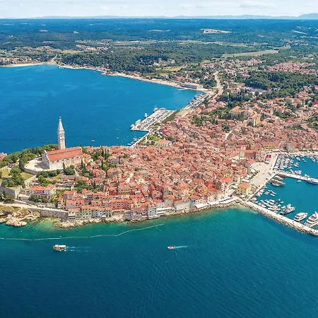 Holiday home Awesome In With Kitchen Rovinj