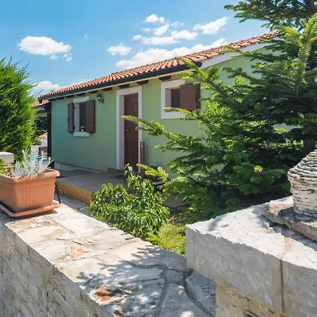Awesome In With Kitchen Holiday home *