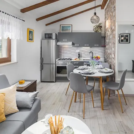 Awesome In With Kitchen *